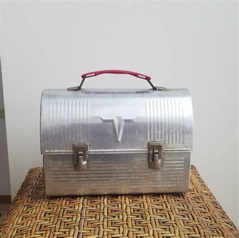 vintage metal lunch box with thermos|vintage lunch box price guide.